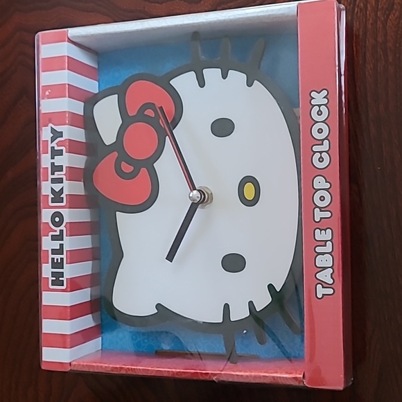 🎀Hello Kitty Table Top Clock - Picture 2 of 5